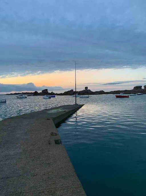 Apartment Vacances A 50M De La Plage Et De La Mer Tregastel
