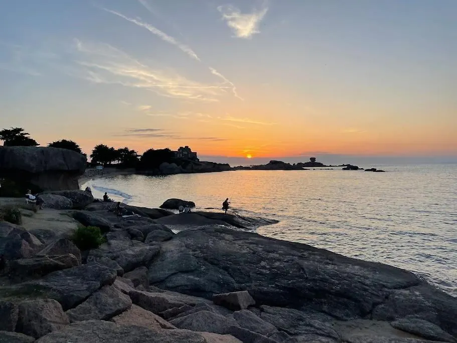 Vacances A 50M De La Plage Et De La Mer Tregastel