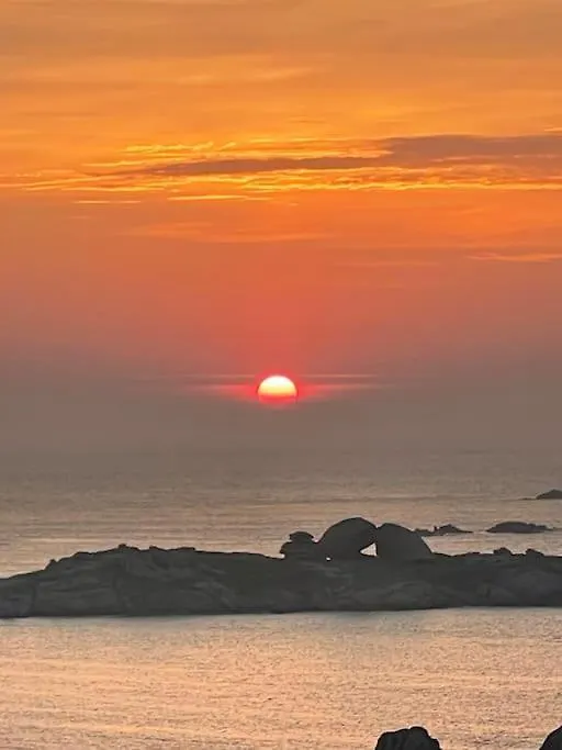 Vacances A 50M De La Plage Et De La Mer Tregastel 0*,  France
